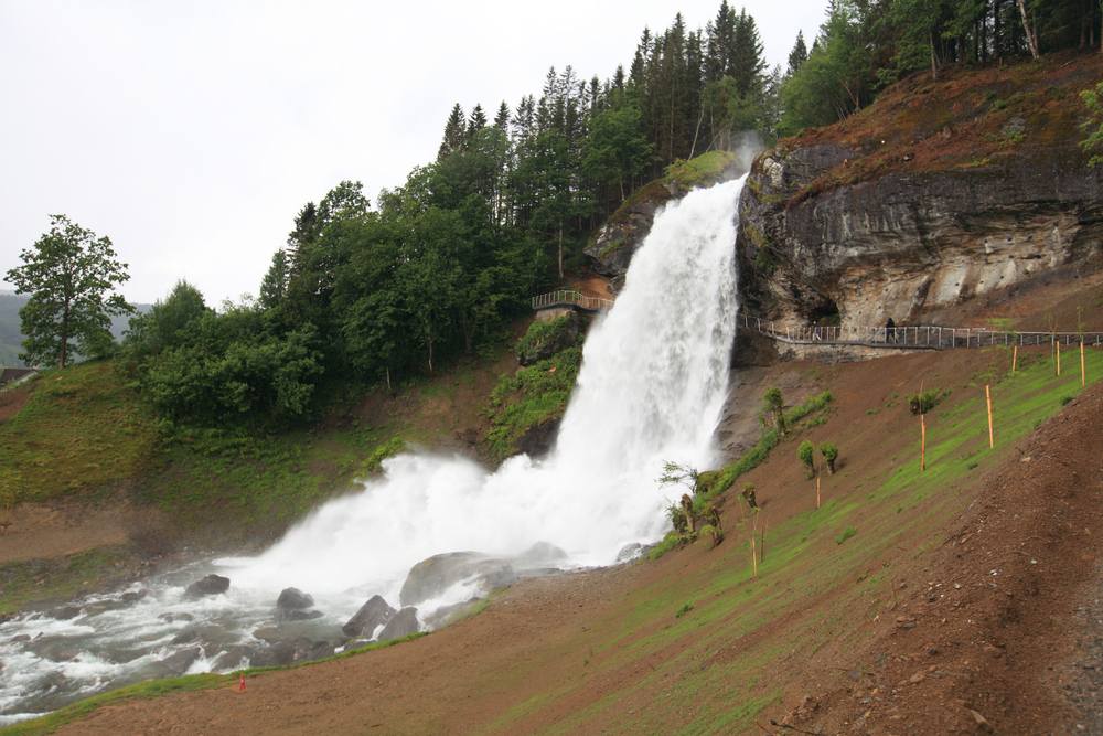 Steinsfalsfossen waterfall in Norway