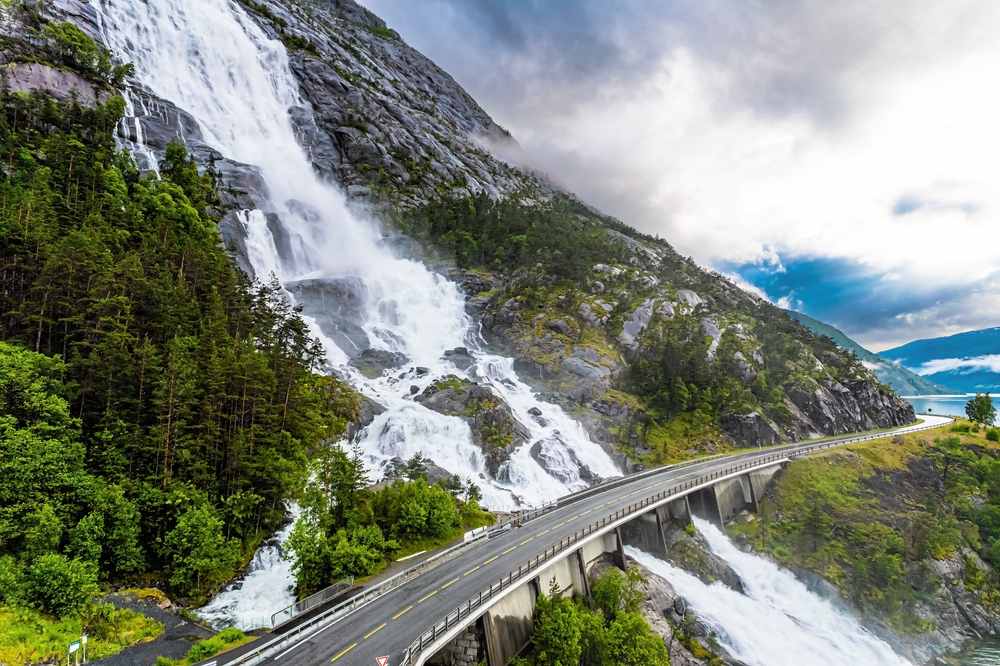 Langfossen Waterfall in Norway: The Ultimate Guide