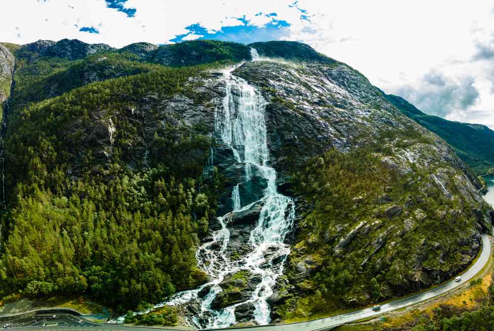 Langfoss falls